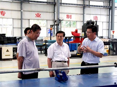 中國工程院院士江億與教授級工程師，暖通空調(diào)專家吳德繩一行視察科靈空調(diào)生產(chǎn)基地
